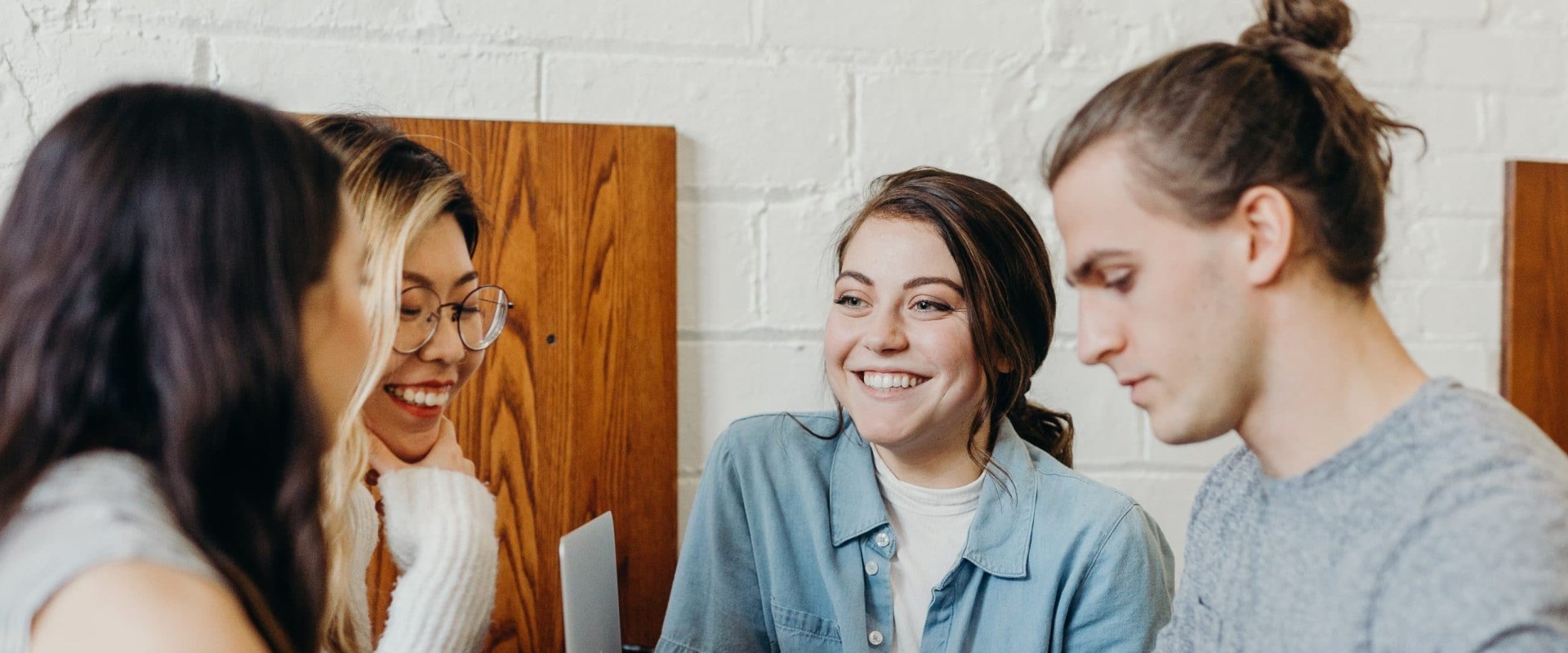 How to Master Body Language for a Successful Oxford and Cambridge Application