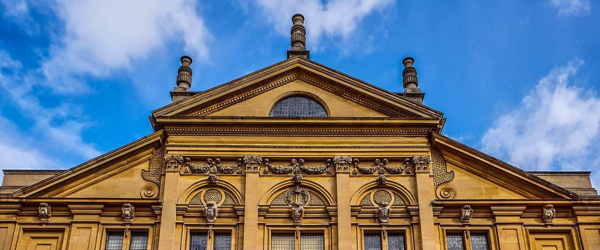 A Comprehensive Guide to Letters of Recommendation for International Oxford & Cambridge Applications