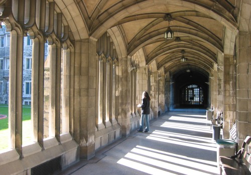 The Essential Guide to International Oxford and Cambridge Applications